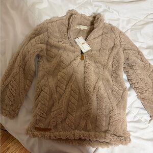 NWT Simply Southern Girls Sherpa in Beige